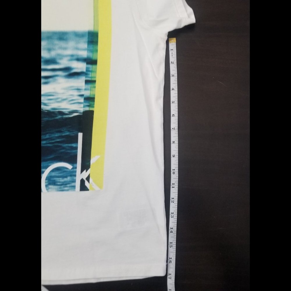 CALVIN KLEIN‎ Graphic Tee - Picture 9 of 9